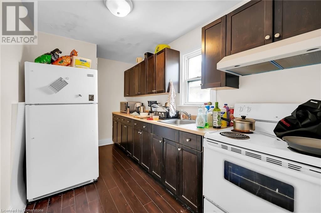 43 STERLING STREET Image 11