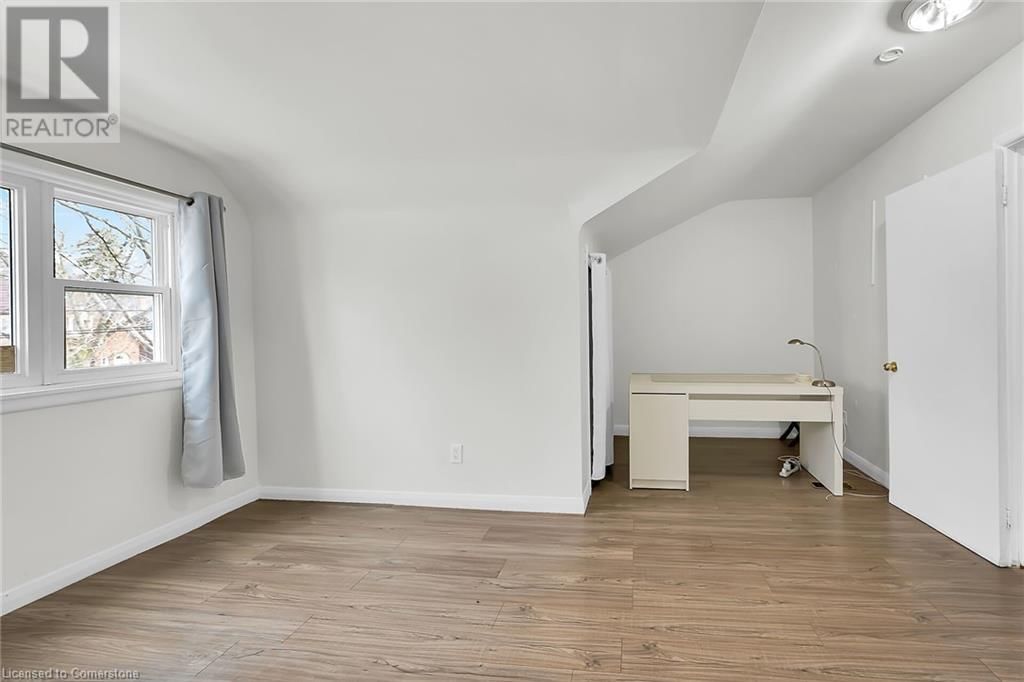43 STERLING STREET Image 19