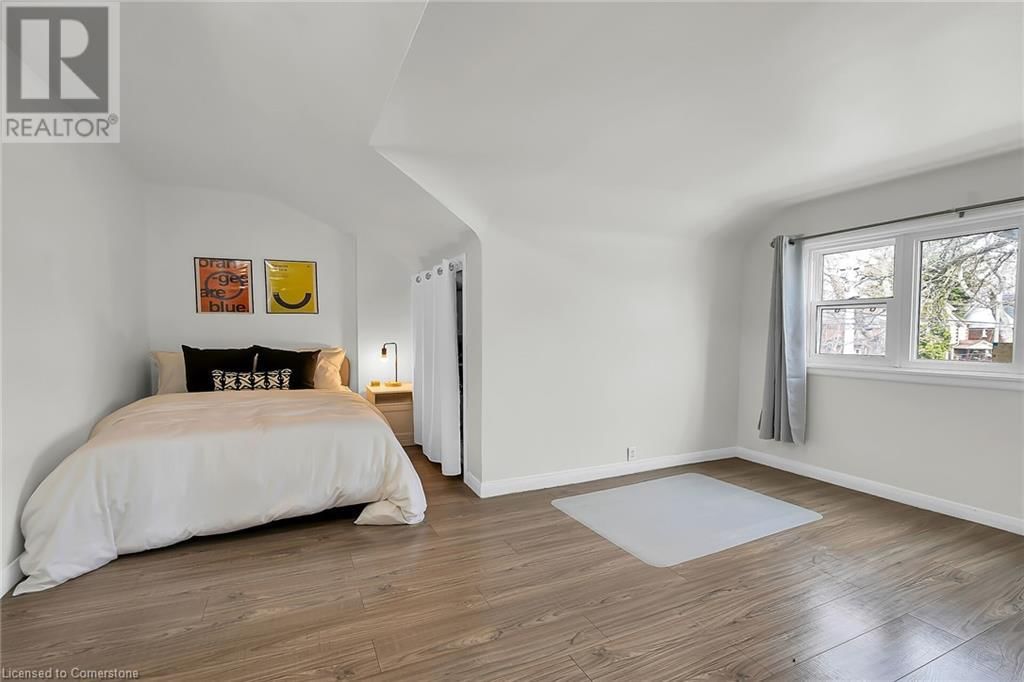 43 STERLING STREET Image 20