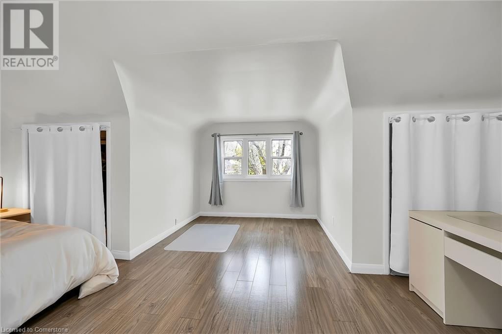 43 STERLING STREET Image 21