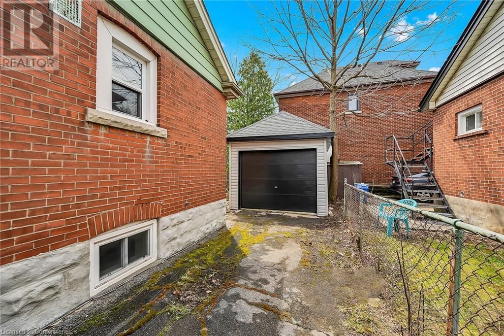 43 STERLING STREET Image 22