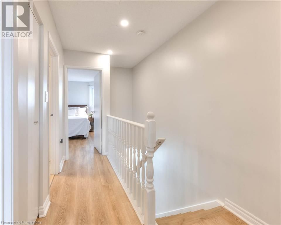 48 - 10 HOLBORN COURT Image 14