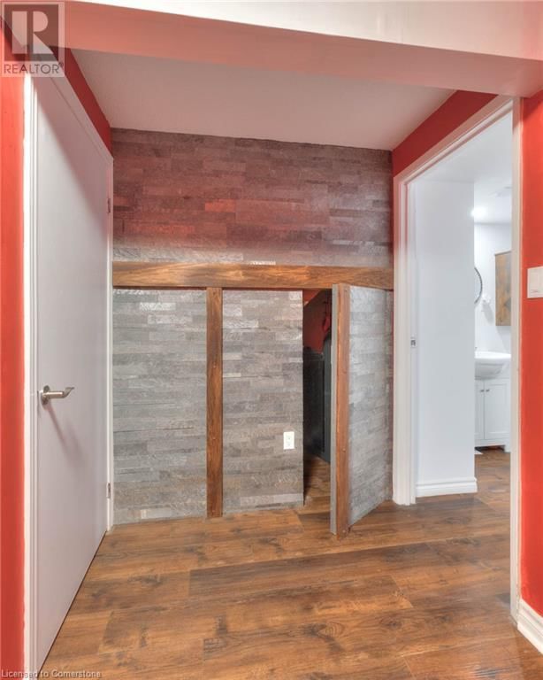 48 - 10 HOLBORN COURT Image 24