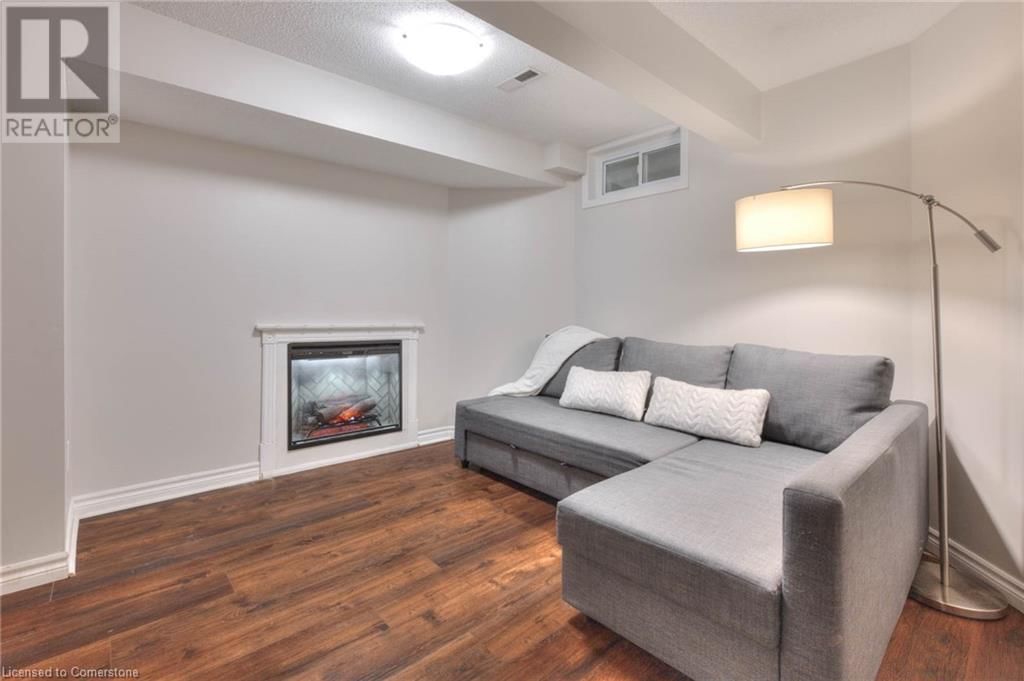 48 - 10 HOLBORN COURT Image 25