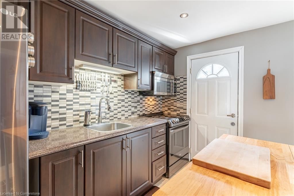 46 ROBINS AVENUE Image 10