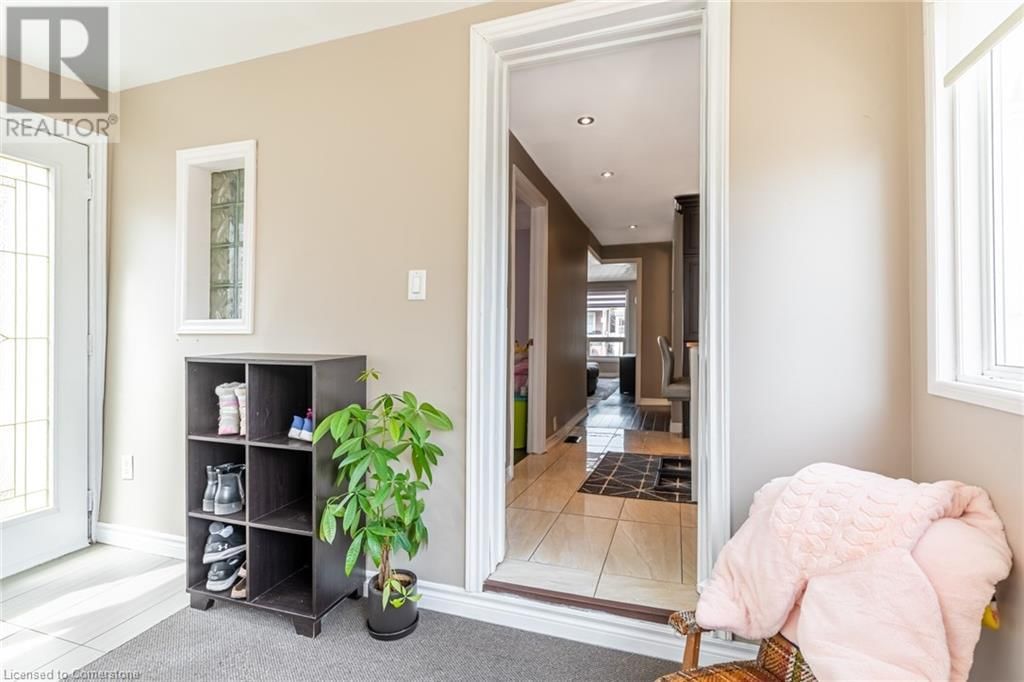 46 ROBINS AVENUE Image 16