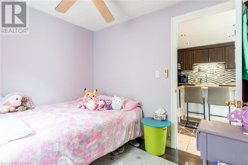 46 ROBINS AVENUE Image 20