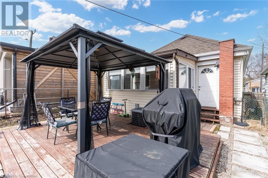 46 ROBINS AVENUE Image 22