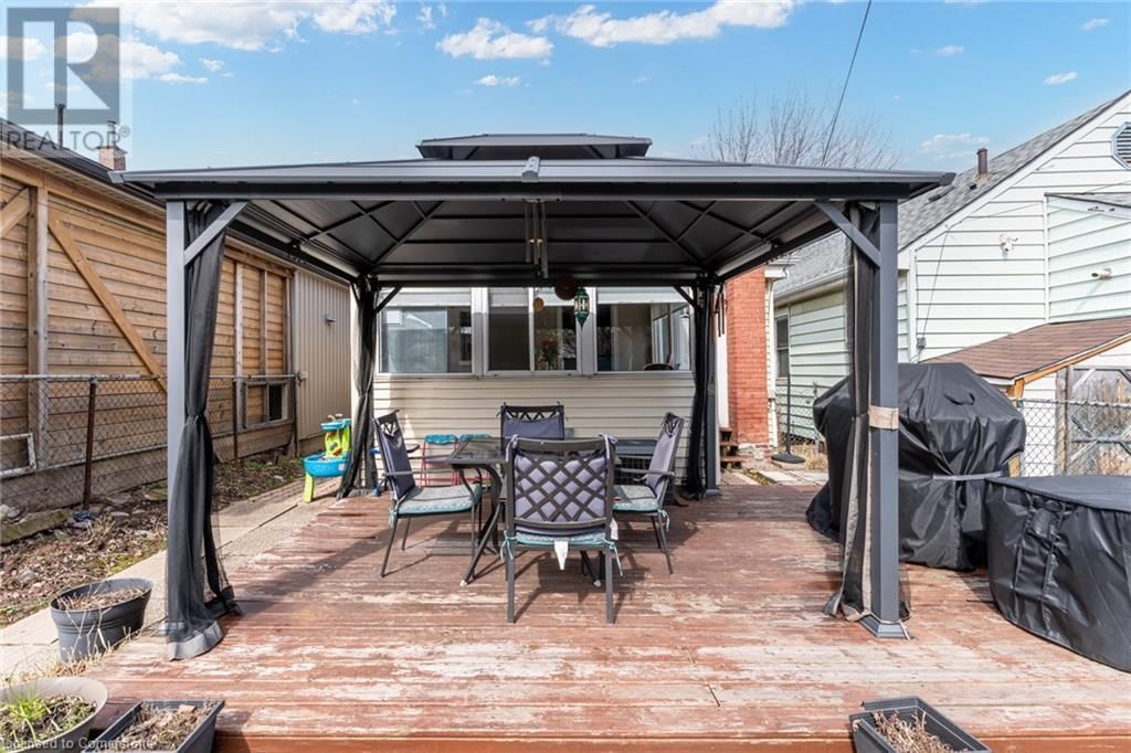 46 ROBINS AVENUE Image 23