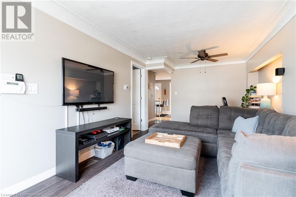 46 ROBINS AVENUE Image 6