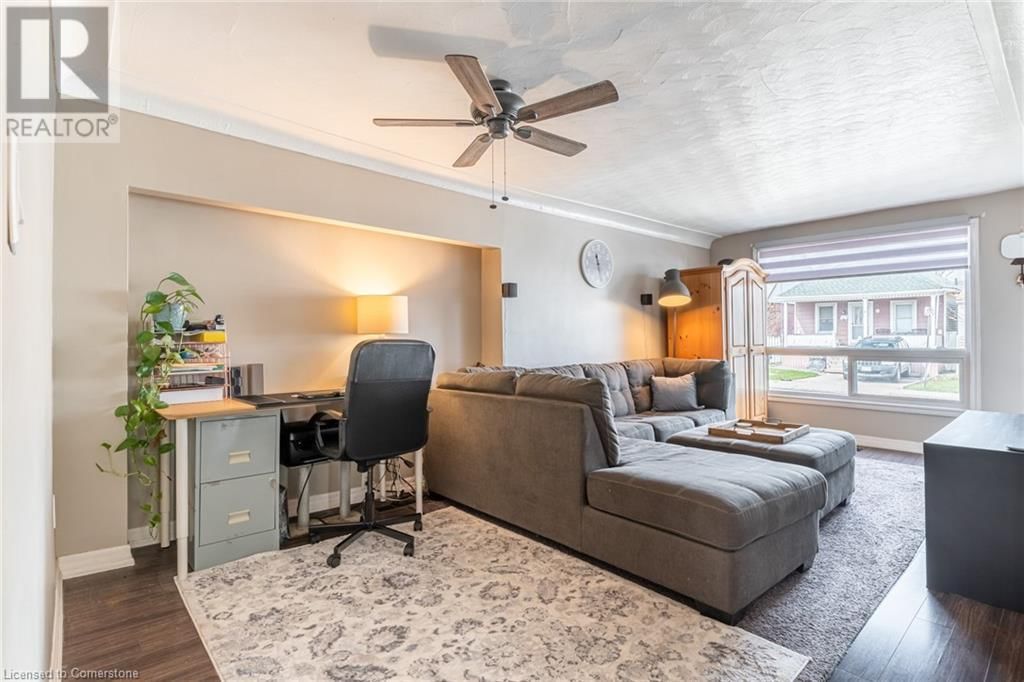 46 ROBINS AVENUE Image 7