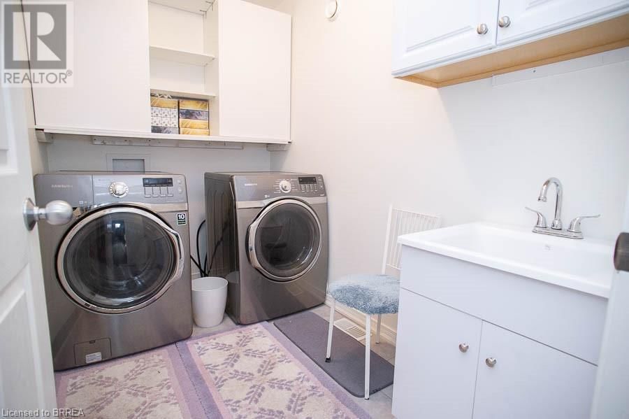 230 THOMAS AVENUE Image 10