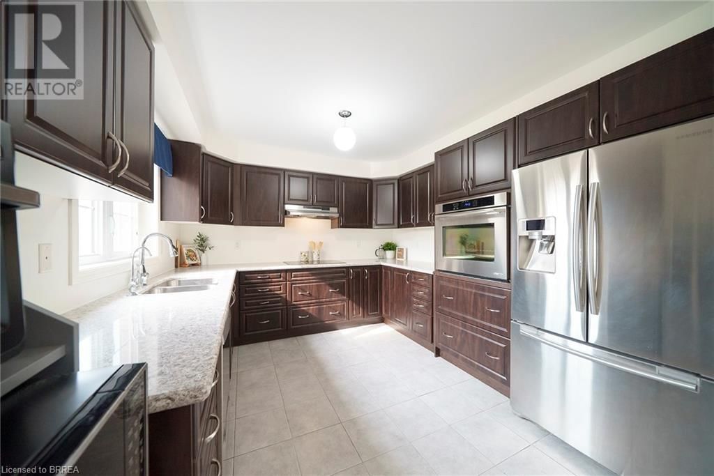 230 THOMAS AVENUE Image 13
