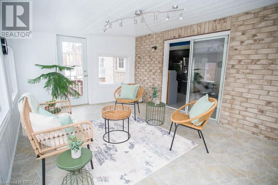 230 THOMAS AVENUE Image 17