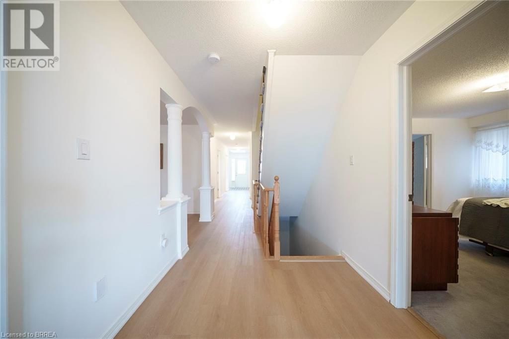 230 THOMAS AVENUE Image 18