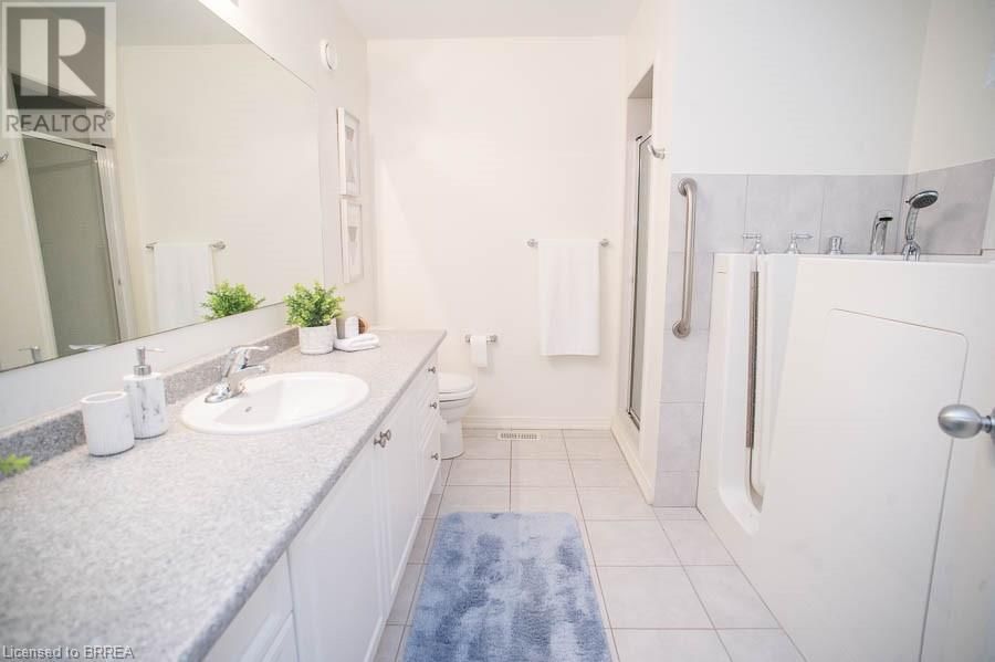 230 THOMAS AVENUE Image 21