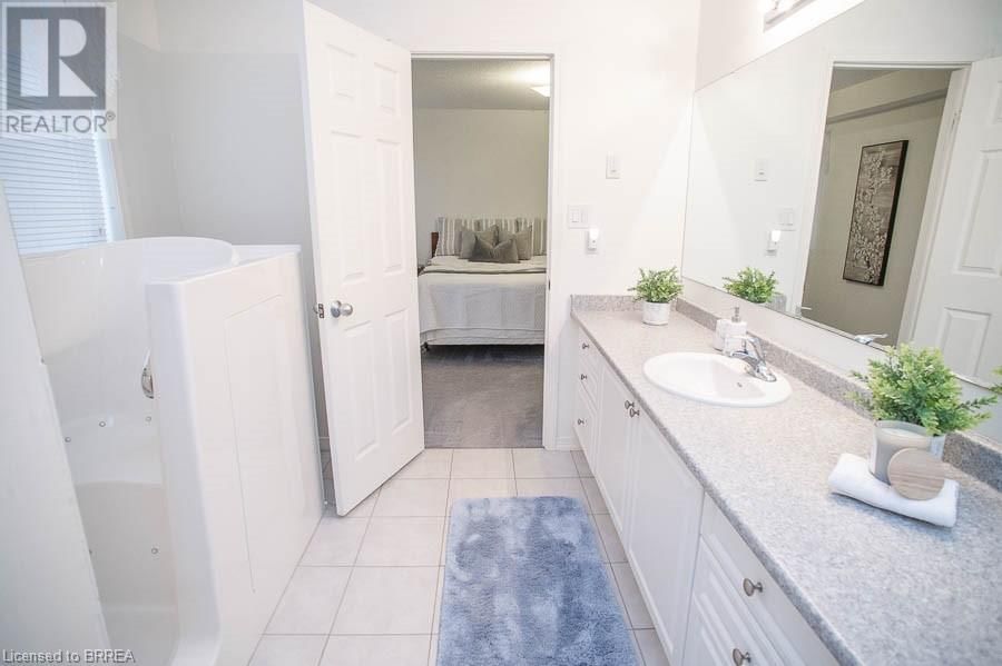 230 THOMAS AVENUE Image 22