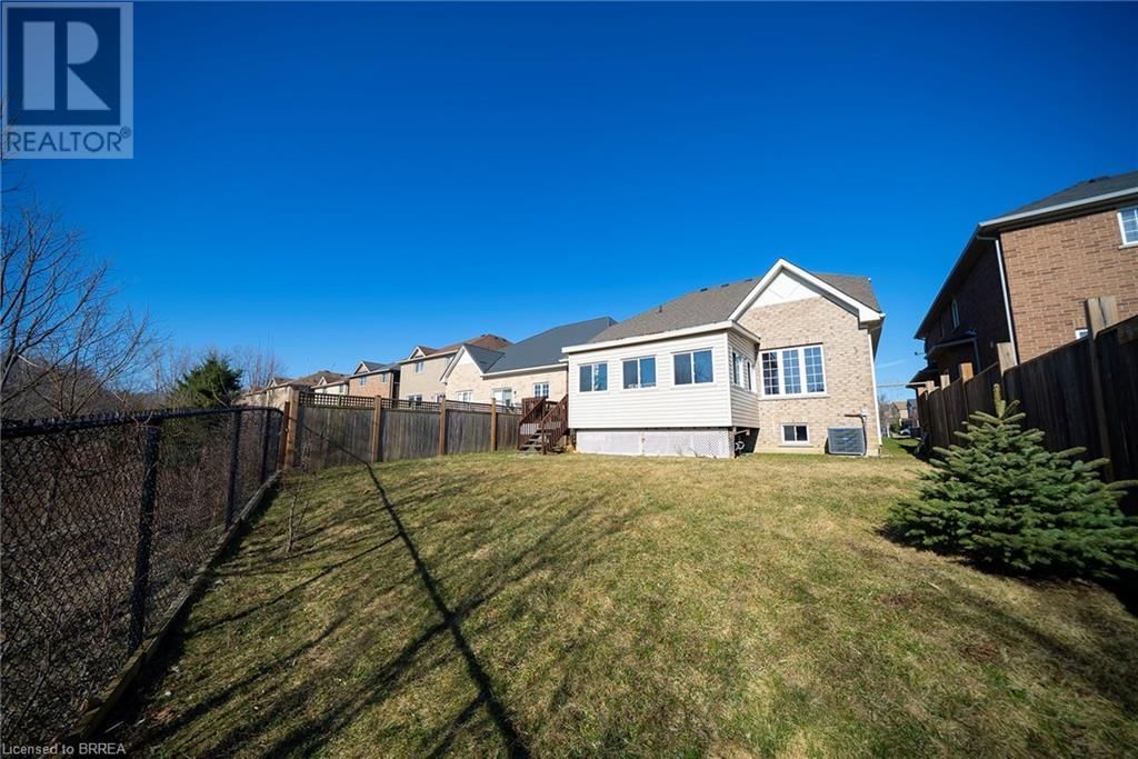 230 THOMAS AVENUE Image 39