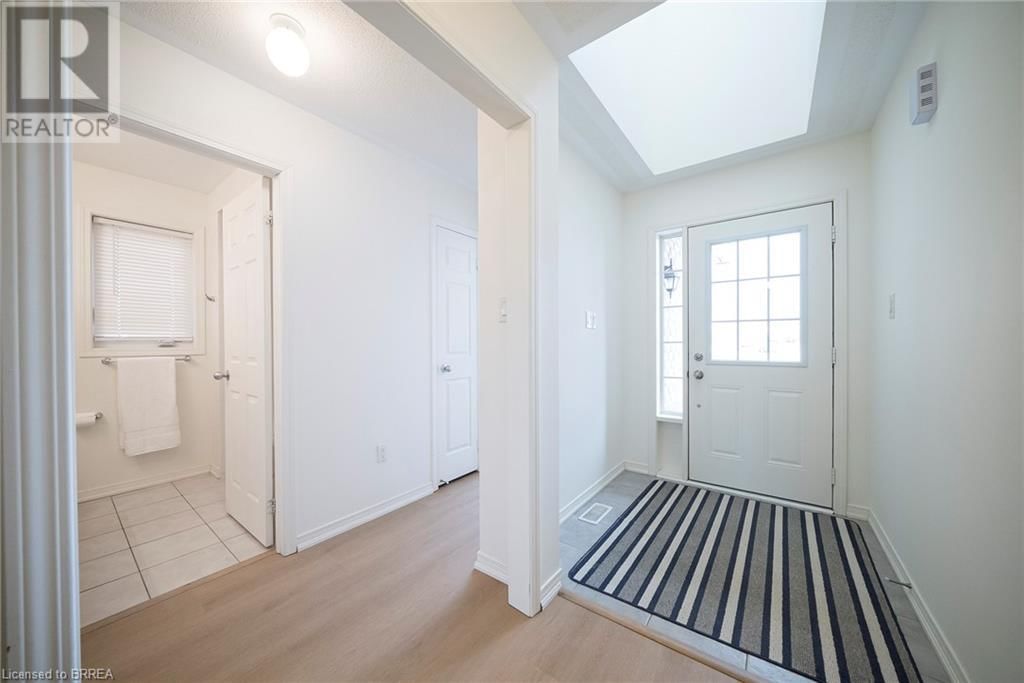 230 THOMAS AVENUE Image 4