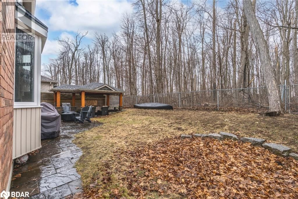 8 THRUSHWOOD DRIVE Image 24