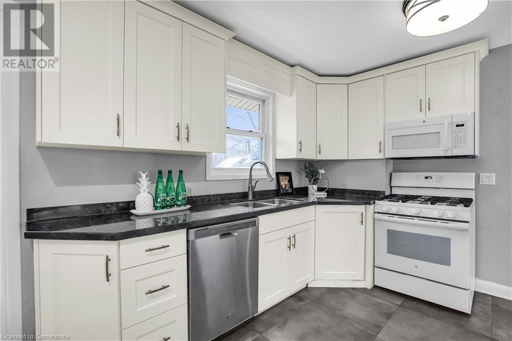 230 ST CATHARINES STREET Image 9
