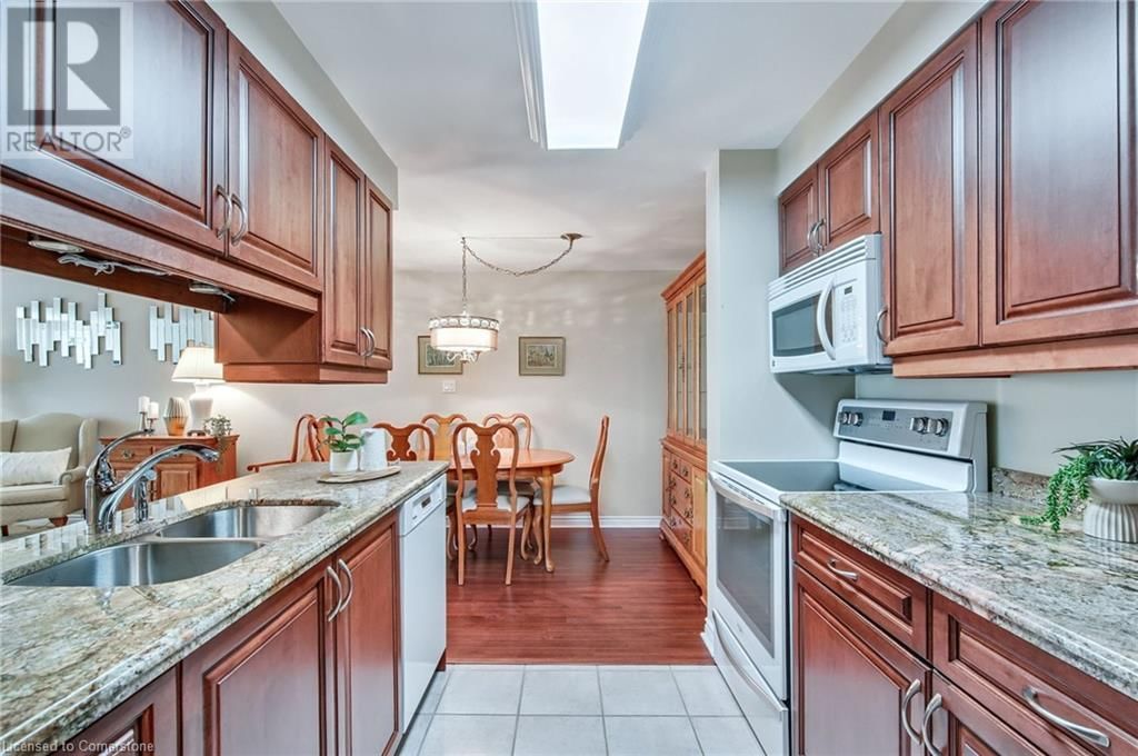 205 - 970 GOLF LINKS ROAD Image 15