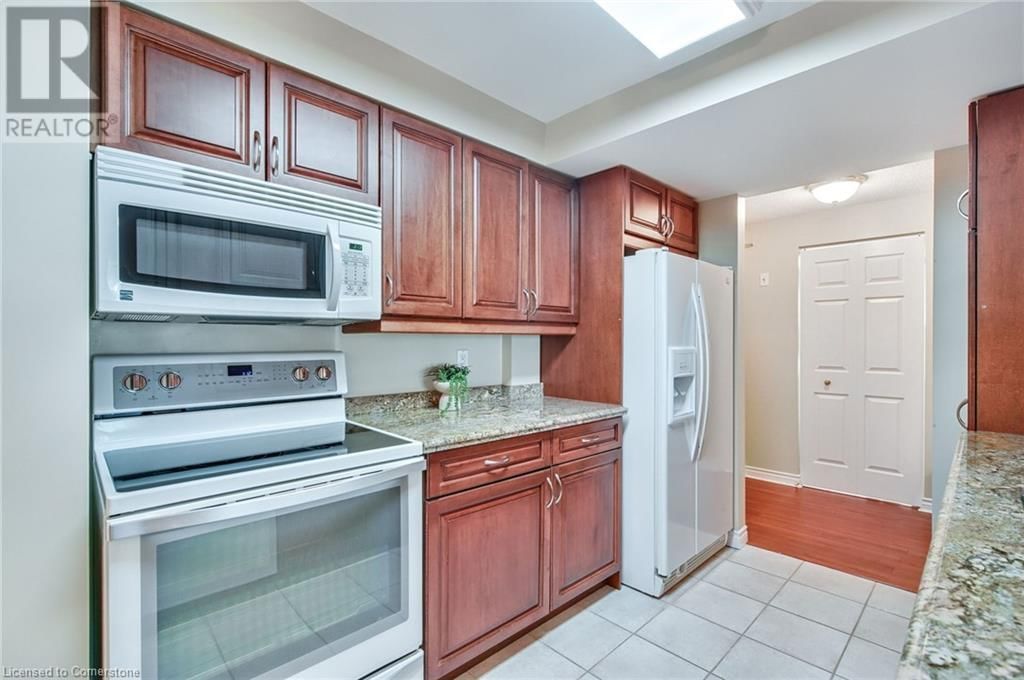 205 - 970 GOLF LINKS ROAD Image 18