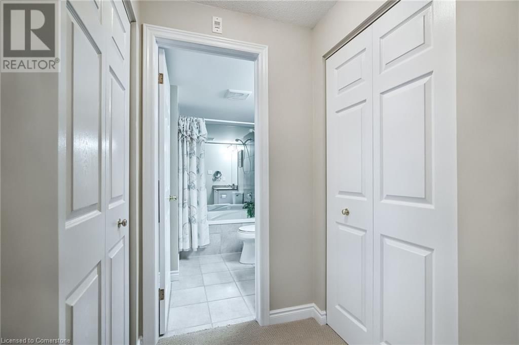 205 - 970 GOLF LINKS ROAD Image 44