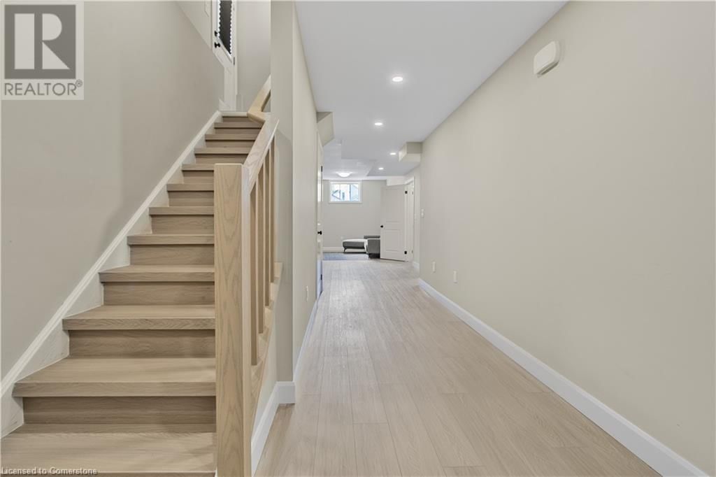 46 LOWELL STREET NORTH Image 25