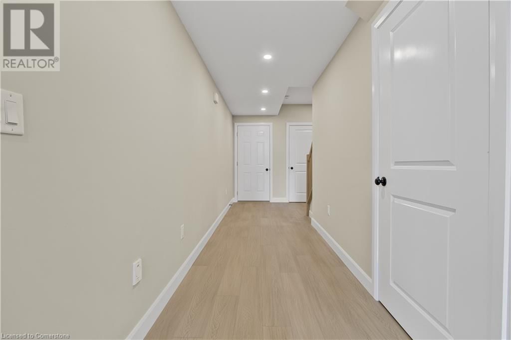 46 LOWELL STREET NORTH Image 26
