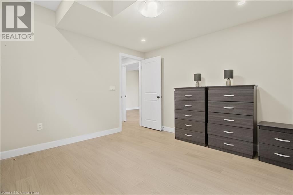 46 LOWELL STREET NORTH Image 30