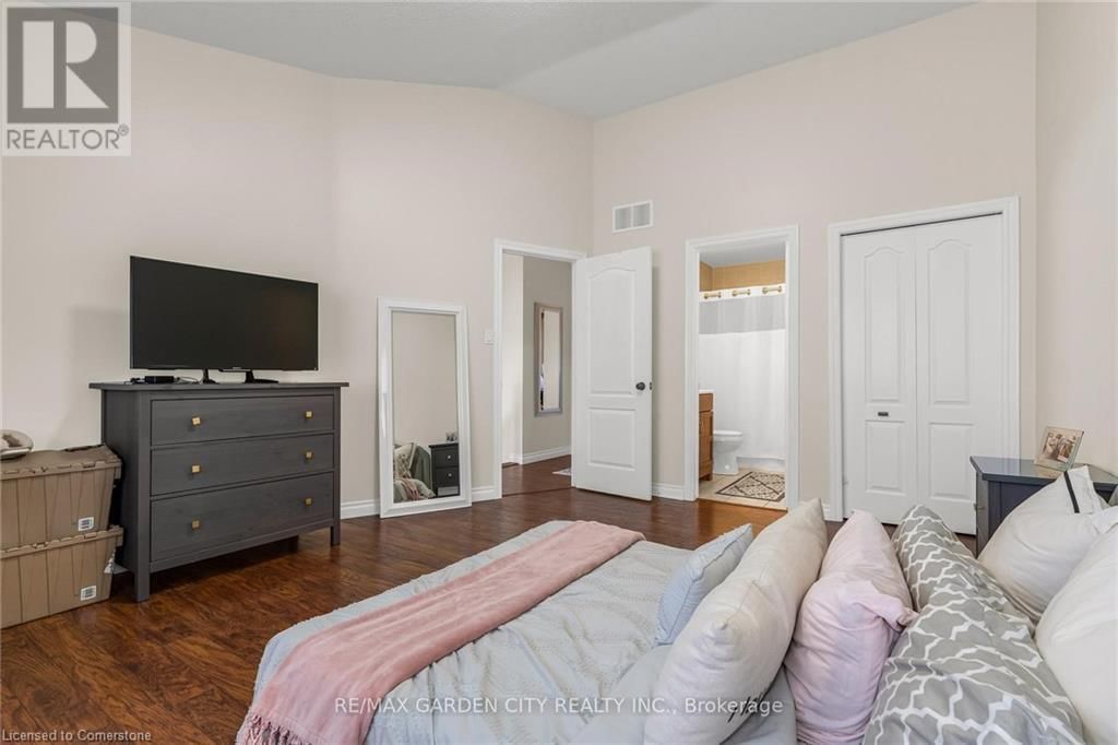 15 - 1375 STEPHENSON DRIVE Image 11