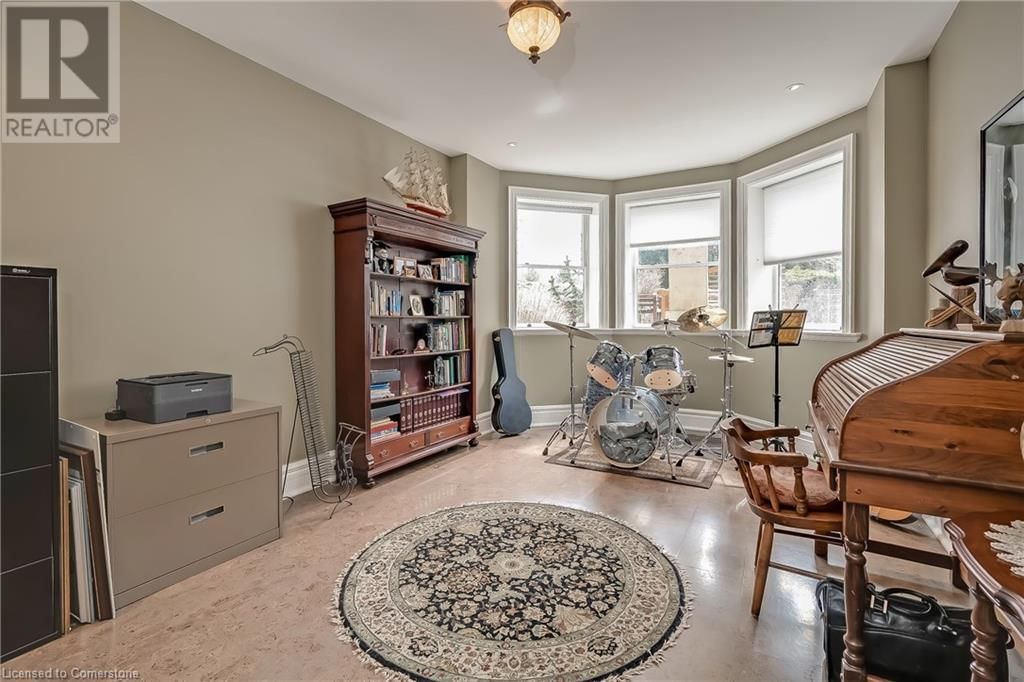6416 MCNIVEN ROAD Image 33