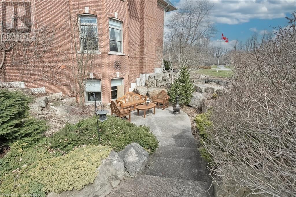 6416 MCNIVEN ROAD Image 42