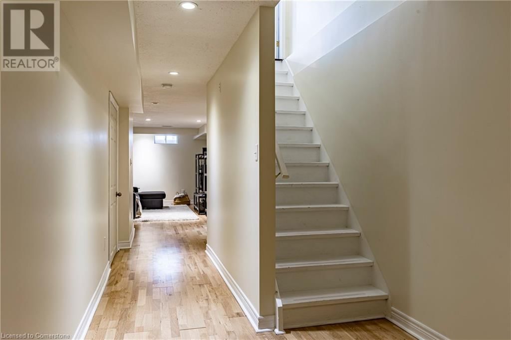32 FOREST VALLEY CRESCENT Image 31