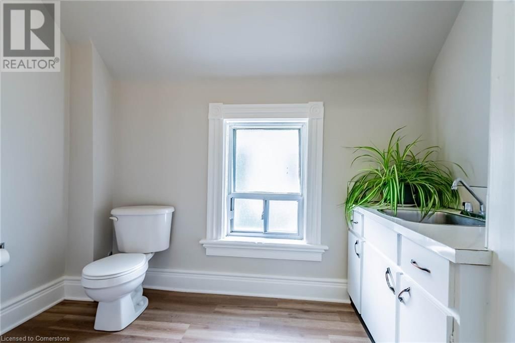 48 CARLISLE STREET Image 25