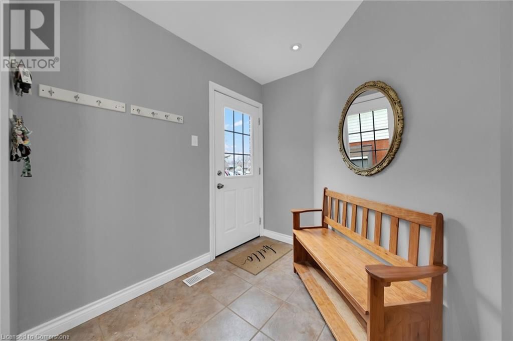 44 OTTAWA STREET SOUTH Image 15