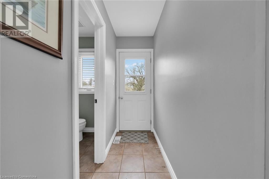 44 OTTAWA STREET SOUTH Image 16