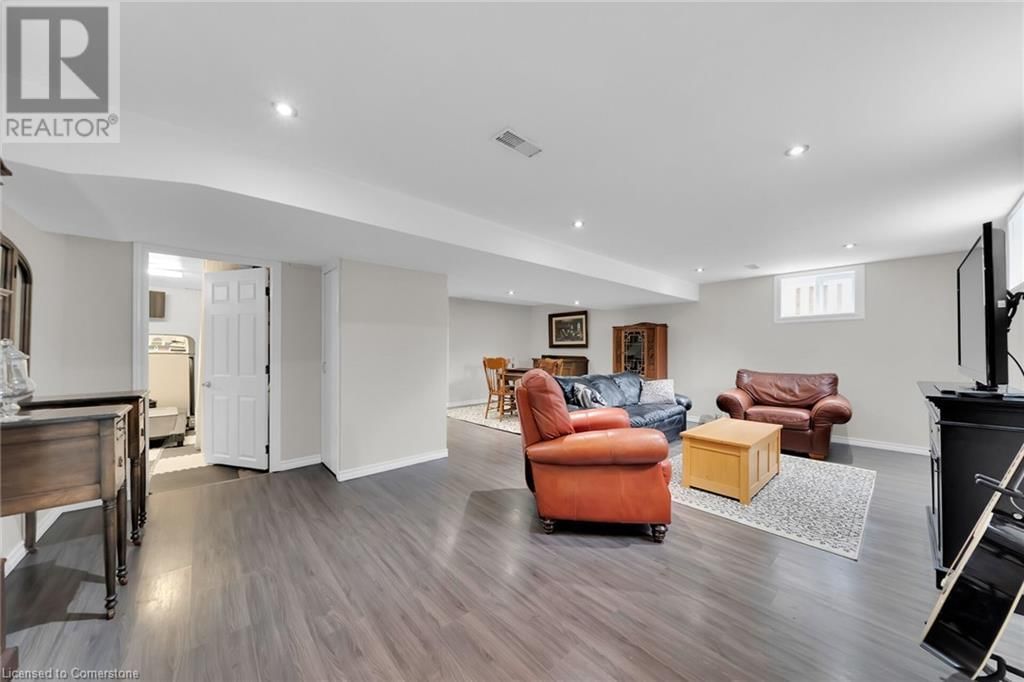 44 OTTAWA STREET SOUTH Image 38