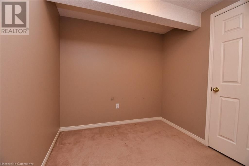 8 - 60 RICE AVENUE Image 17