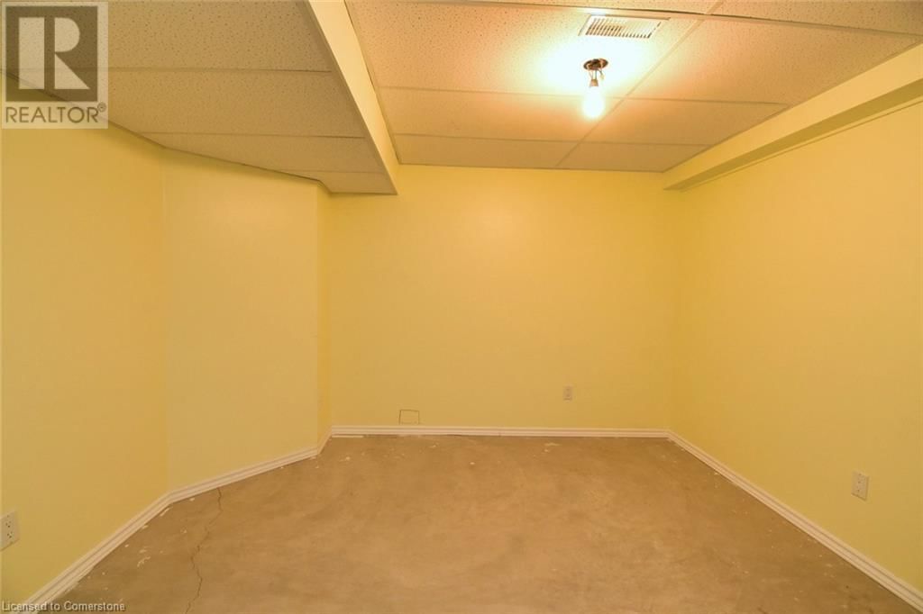 8 - 60 RICE AVENUE Image 25