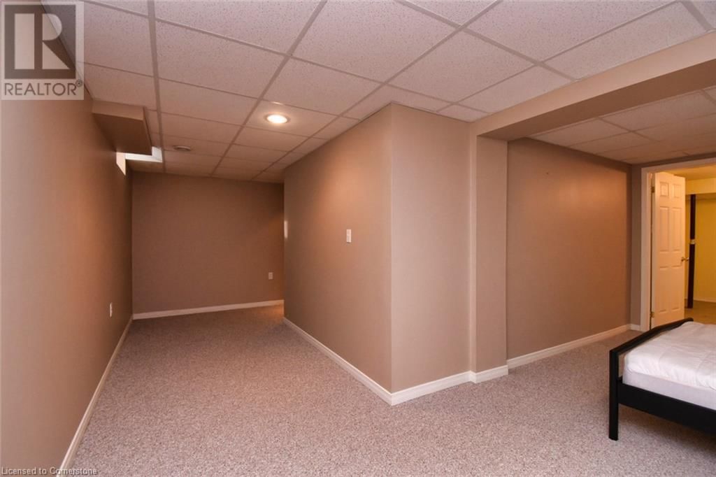 8 - 60 RICE AVENUE Image 33