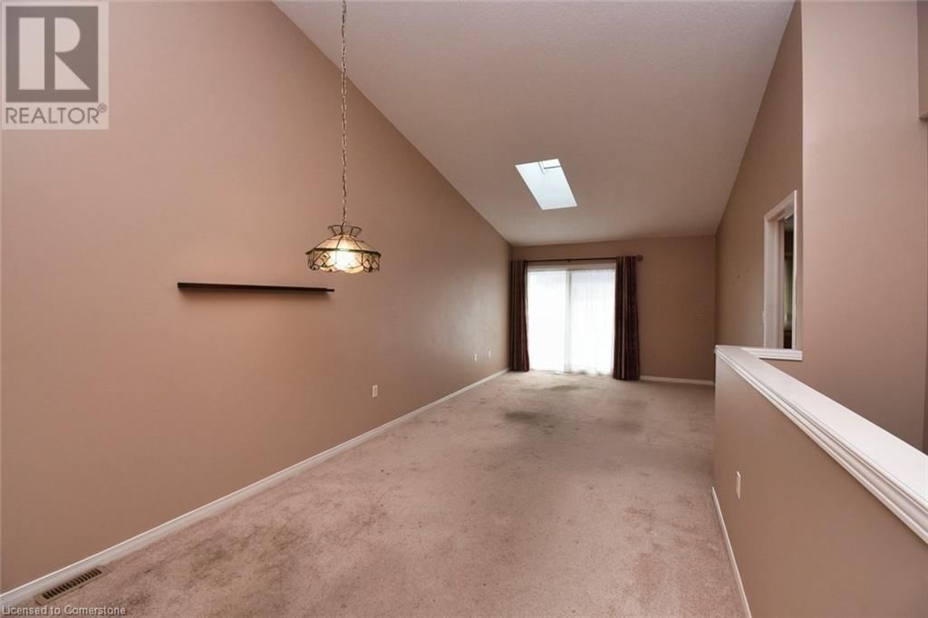 8 - 60 RICE AVENUE Image 6