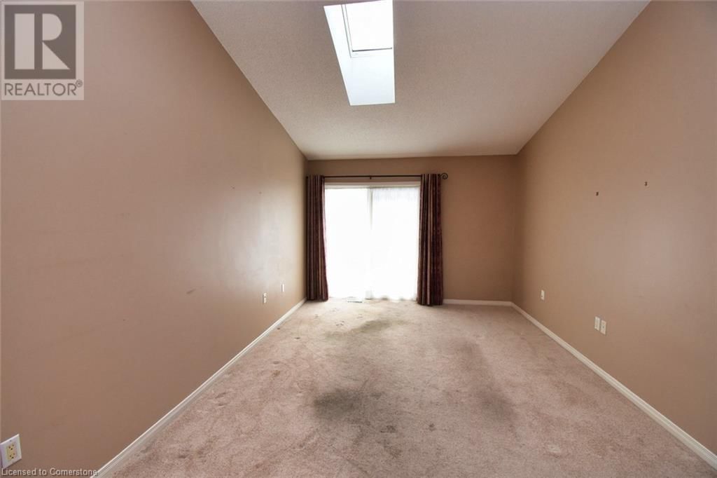 8 - 60 RICE AVENUE Image 8