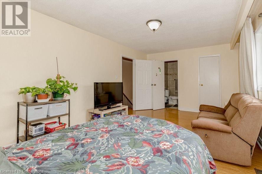 4231 SUGAR BUSH ROAD Image 26