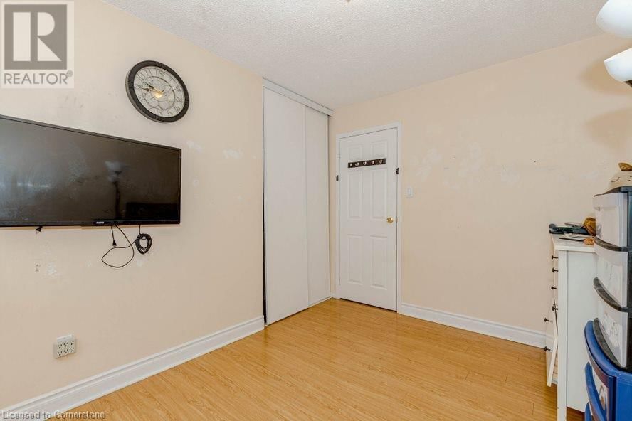 4231 SUGAR BUSH ROAD Image 37