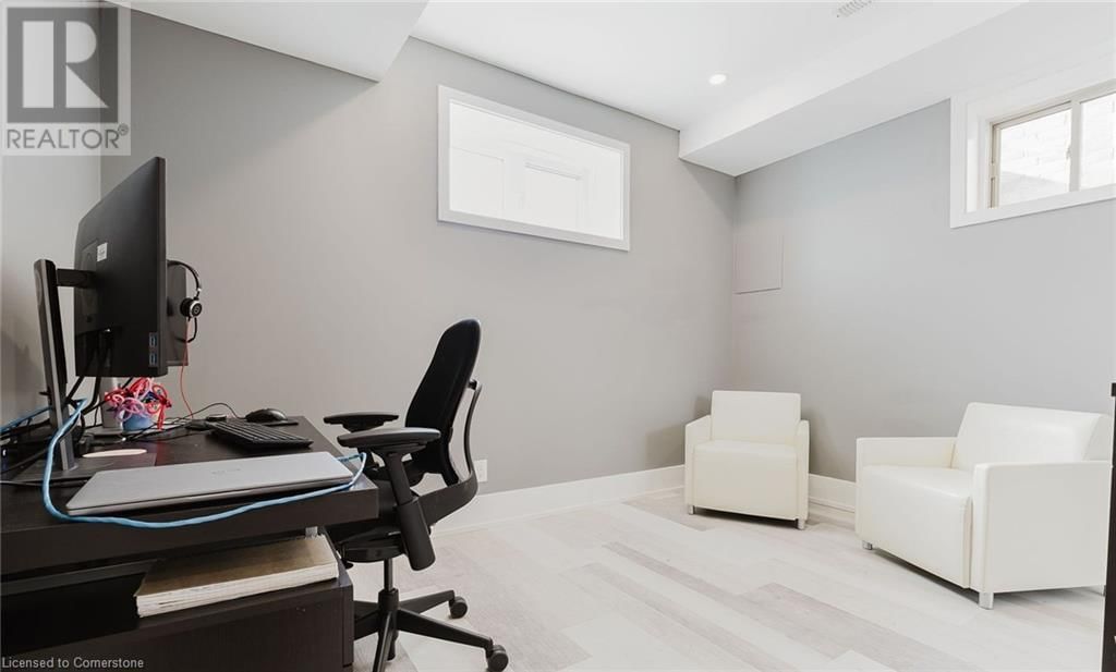 40 ALDGATE AVENUE SOUTH Image 29