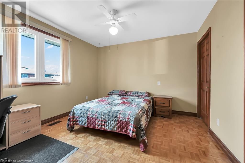 54 RIDLEY DRIVE Image 22
