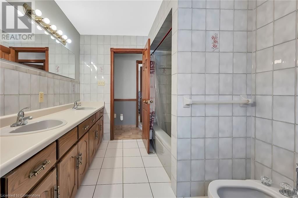 54 RIDLEY DRIVE Image 25