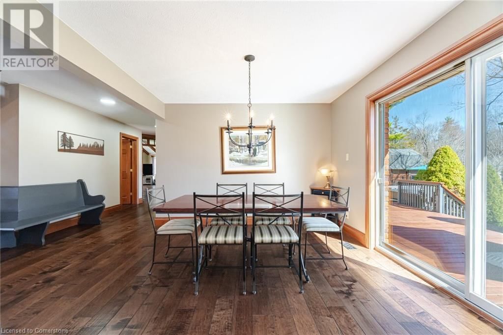 587 HILLCREST ROAD Image 11